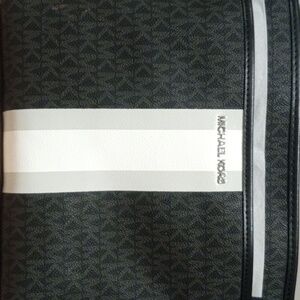 Michael kors crossbody